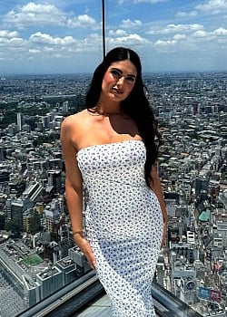 Bella Alvarez